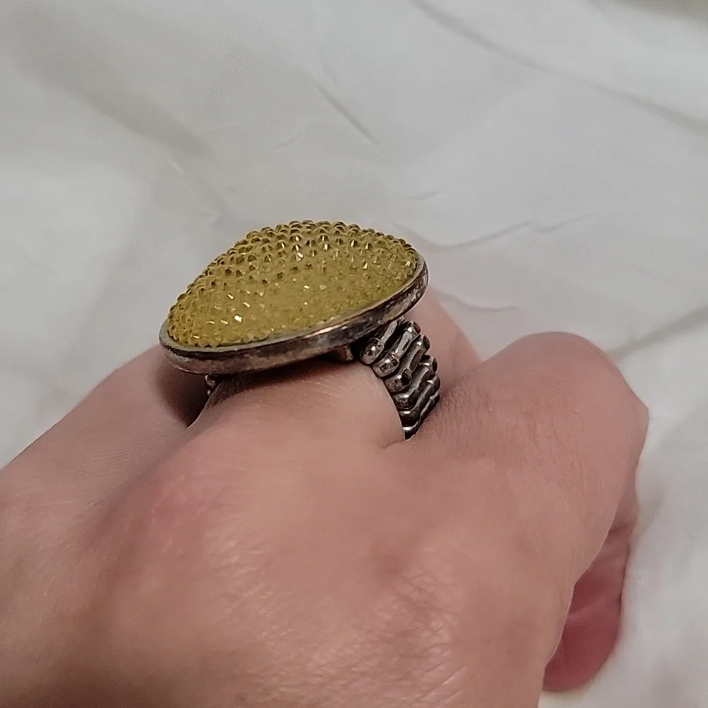 Large circle ring - Picture 2 of 4
